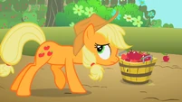 Applejack babysit now S2E13