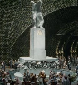 Monumento La Magia es Poder