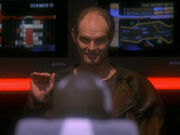 Eddington verabschiedet sich von Sisko