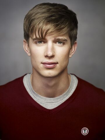 Image - Drew-van-acker-tower-prep-17967697-1200-1600.jpg - Pretty