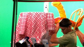 Matt Vogel performing worm green screen