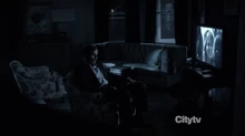 1x21 ReeseWatchingWedding
