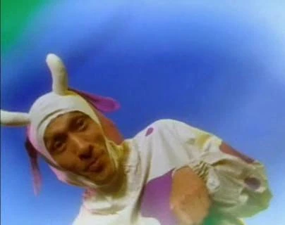 Stills, wallpapers, videos, son...