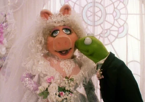 TMTM-WeddingKiss