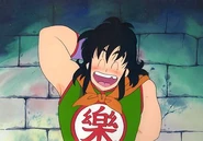 Yamcha riendo