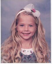 Ashley-benson-as-a-kid