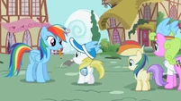 Ponies waiting for an autograph 2 S02E08