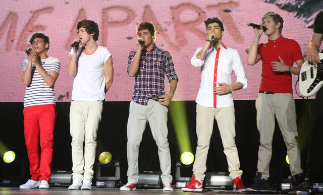Arquivo:One Direction 2012.jpg
