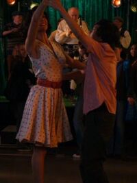 1x10-ChangDances