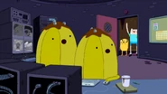 S4 E20 The Banana guards watching