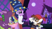 Pipsqueak saluting S2E4
