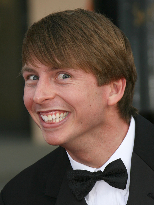 http://images4.wikia.nocookie.net/__cb20120907033429/doblaje/es/images/e/ed/Jack_McBrayer.jpg