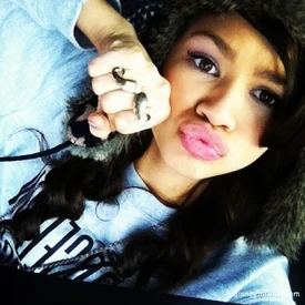 Zendaya 109