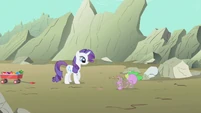 Spike digging S1E19