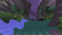Nightmare Moon mist heading for manticore S1E02