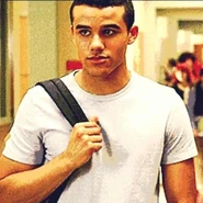http://glee.wikia