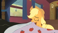 Tucking in Bloomberg S1E21