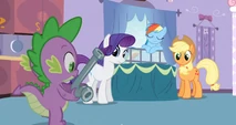 Spike bringing some pipes S3E9