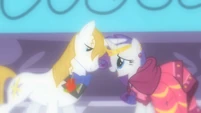 Rarity and Blueblood "how gallant he will be" S01E26