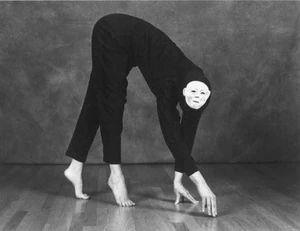 8759