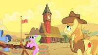 Braeburn looks at time S01E21