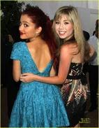 Jennette with Ariana