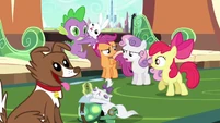Sweetie Belle upset about not seeing the palace S03E11