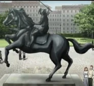 SpardaStatue2