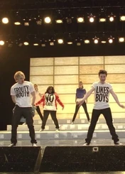 2x18-Born-This-Way-glee-21490243-1280-720 kopie