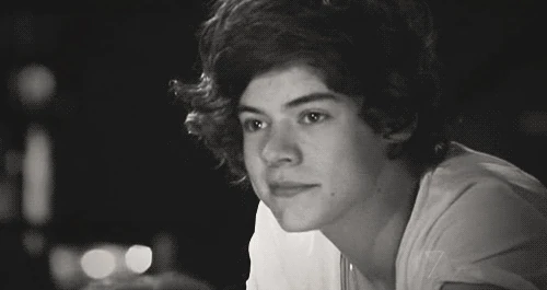 http://images4.wikia.nocookie.net/__cb20130322093224/onedirection/images/b/b5/1D-33-one-direction-32303050-500-265.gif