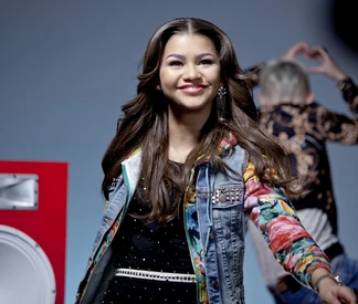Zendaya2 med