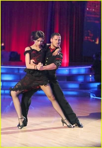 Zendaya-coleman-DWTS-Performance-Week4-(3)