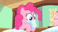 Pinkie Pie getting more bubbles S2E13