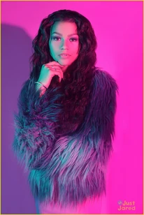 Zendaya-coleman-glossy-furcoat