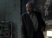 Falling-Skies-S2x10-Terry-OQuinn-as-Doctor-Arthur-Manchester-400x293