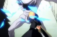 14Ichigo cuts arrow