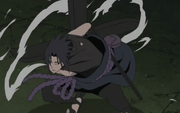 Sasuke com uma Fuma Shuriken
