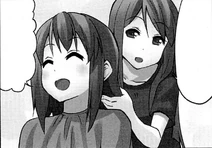 Yui-Haircut-by-her-Mom