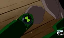 Ben viendo el Superomnitrix en Simian Says.PNG