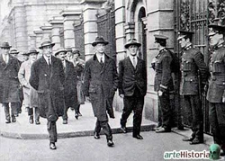 Leclerc, centre, walking to the Imperial Parliament