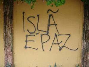 Muro na cidade de Goiânia, Goiás apresentando a seguinte inscrição: "Islã é paz".