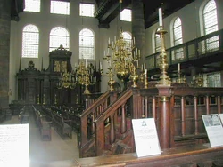 Interior da Sinagoga portuguesa de Amsterdão