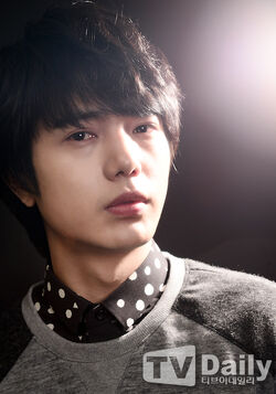 Kim Si Hoo17