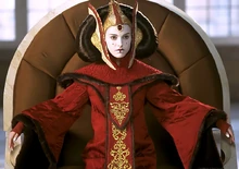 La Reina Amidala lidiando con la invasion