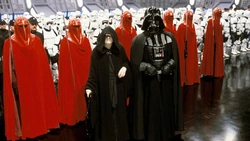 La Guardia en formación durante la llegada del emperador a la estrella de la muerte
