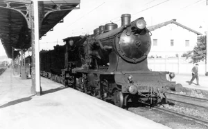 Hasta bien entrado los años 1960, el material heredado de las antiguas compañías, como esta  4000 de Norte,  dominaba en RENFE.