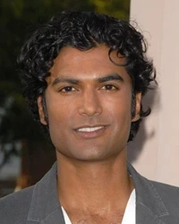 File:Sendhil Ramamurthy.jpg
