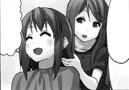 Yui-Haircut-by-her-Mom