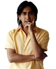 Noé Velázquez dubs the Spanish version of Hurley