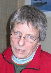Gyula Balázsi dubs the voice of John Locke